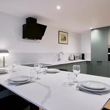 Contemporary Duplex With Two Bedrooms In Old