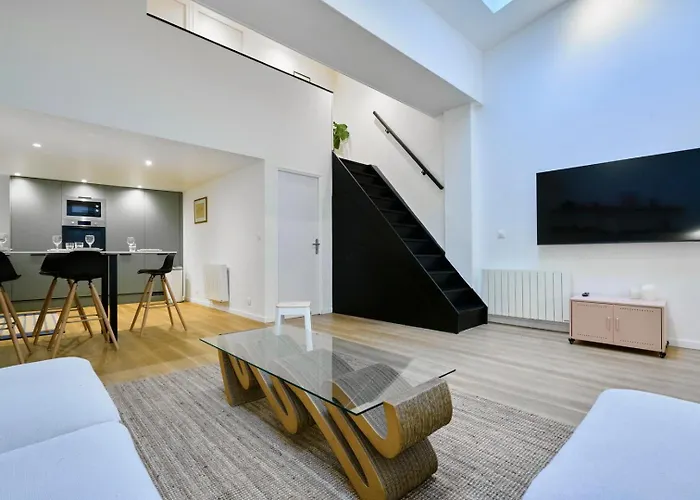 Apartment Contemporary Duplex With Two Bedrooms In Old *