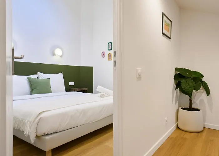 Contemporary Duplex With Two Bedrooms In Old Lille