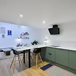 Contemporary Duplex With Two Bedrooms In Old *