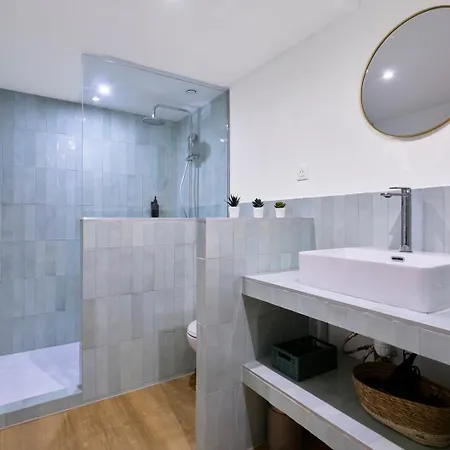 Contemporary Duplex With Two Bedrooms In Old Διαμέρισμα *