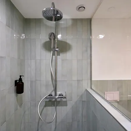 Contemporary Duplex With Two Bedrooms In Old *