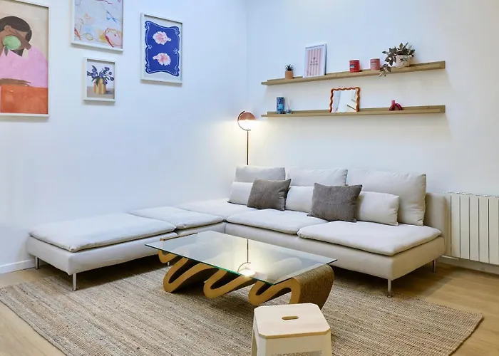 Contemporary Duplex With Two Bedrooms In Old Apartamento