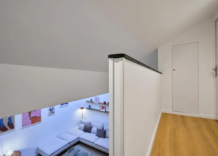 Contemporary Duplex With Two Bedrooms In Old