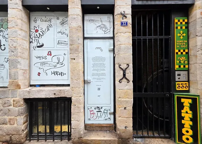 Appartement Contemporary Duplex With Two Bedrooms In Old